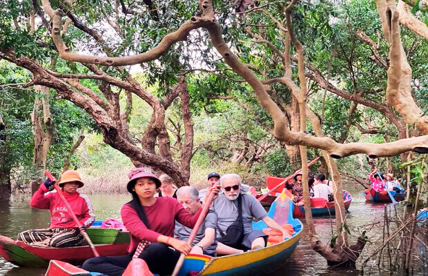 Small boat riding at Kompong Phluk floating village